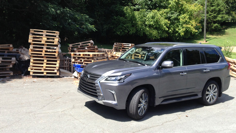 Illustration for article titled The 2016 Lexus LX 570 Is A Big Lumbering Idiot-Mobile And I Hate It